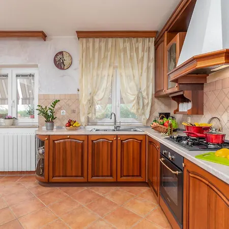 3 Bedroom Gorgeous In Appartamento *