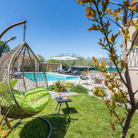 Apartament Stunning In With Wifi Pula