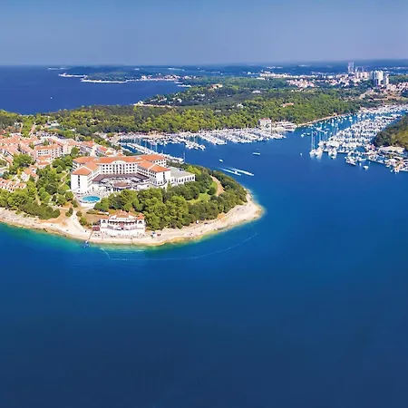 Stunning In With Wifi Apartament Pula