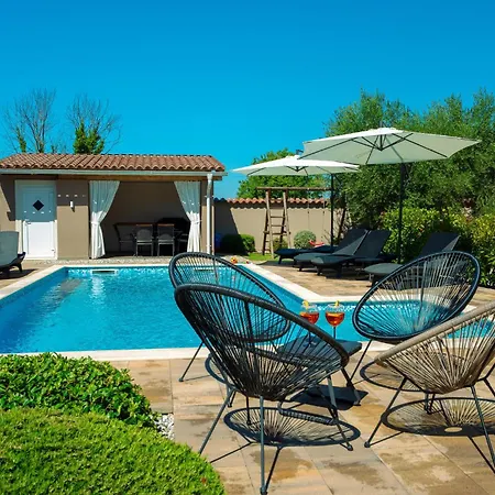 3 Bedroom Gorgeous In *