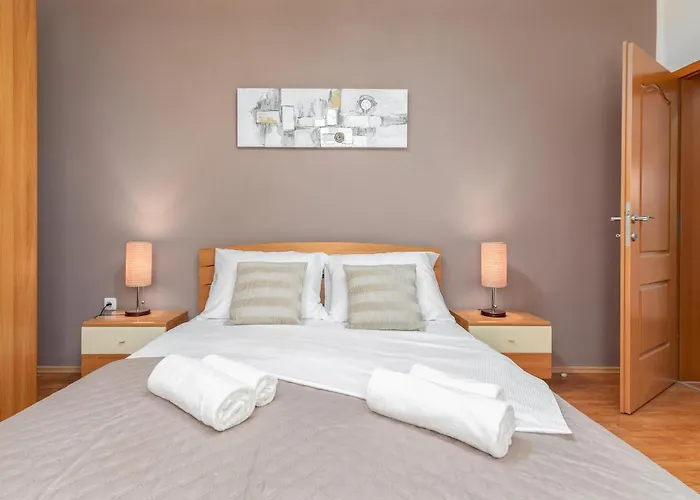3 Bedroom Gorgeous In Apartmán
