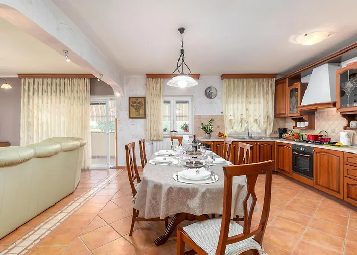 3 Bedroom Gorgeous In *