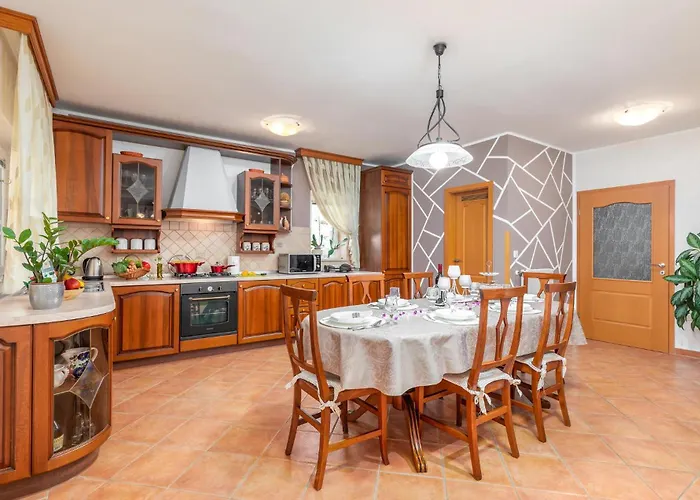 3 Bedroom Gorgeous In *