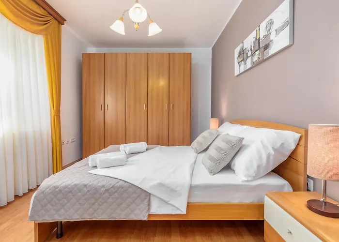 3 Bedroom Gorgeous In Apartmán *