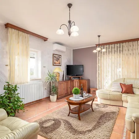 3 Bedroom Gorgeous In Daire *