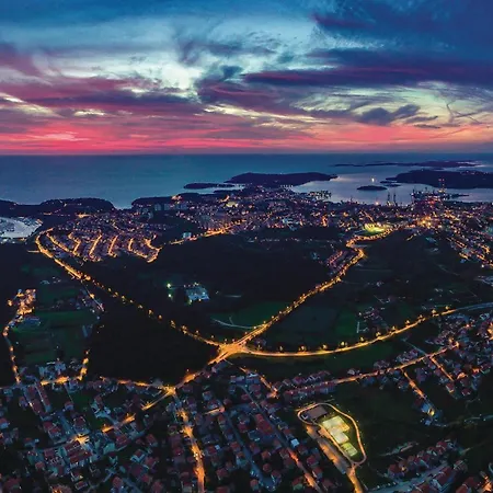 Daire 3 Bedroom Gorgeous In Pula